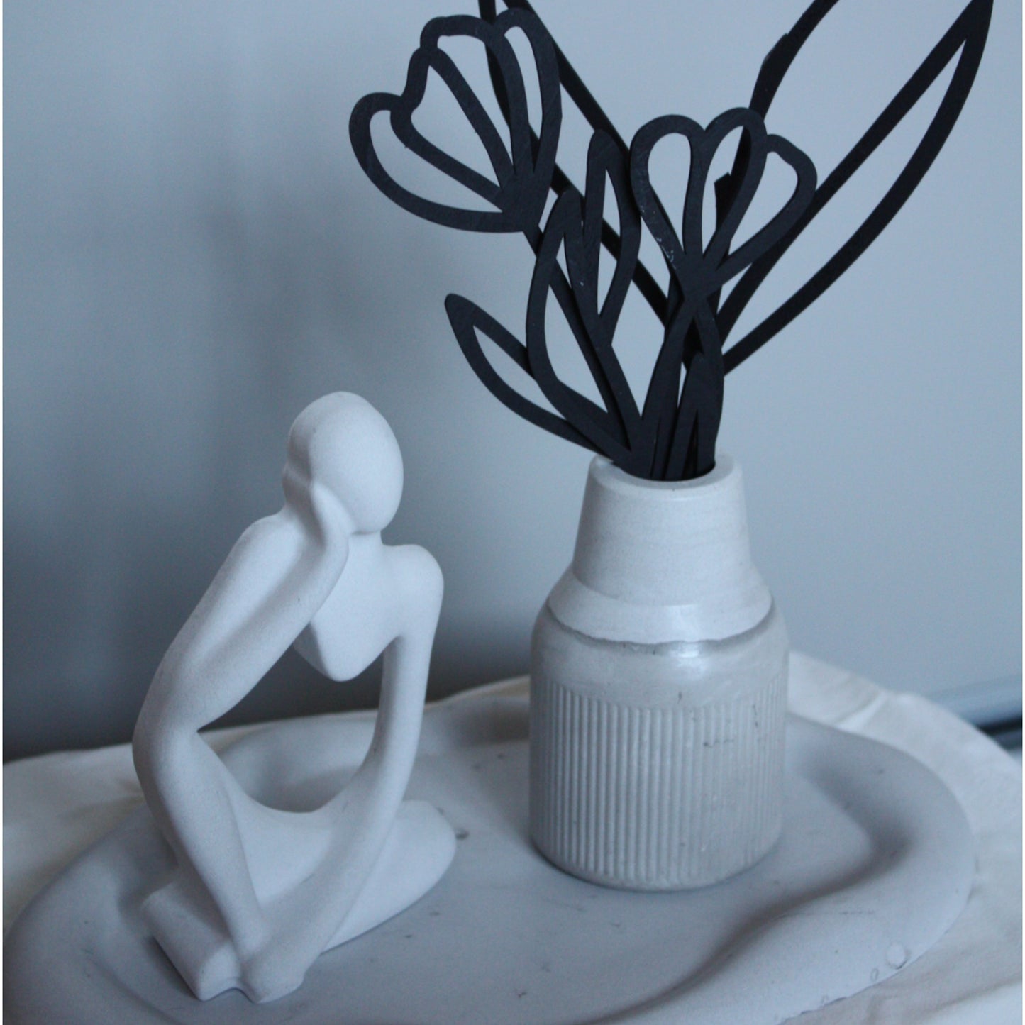 Vase, support + statuette | Wood & stone