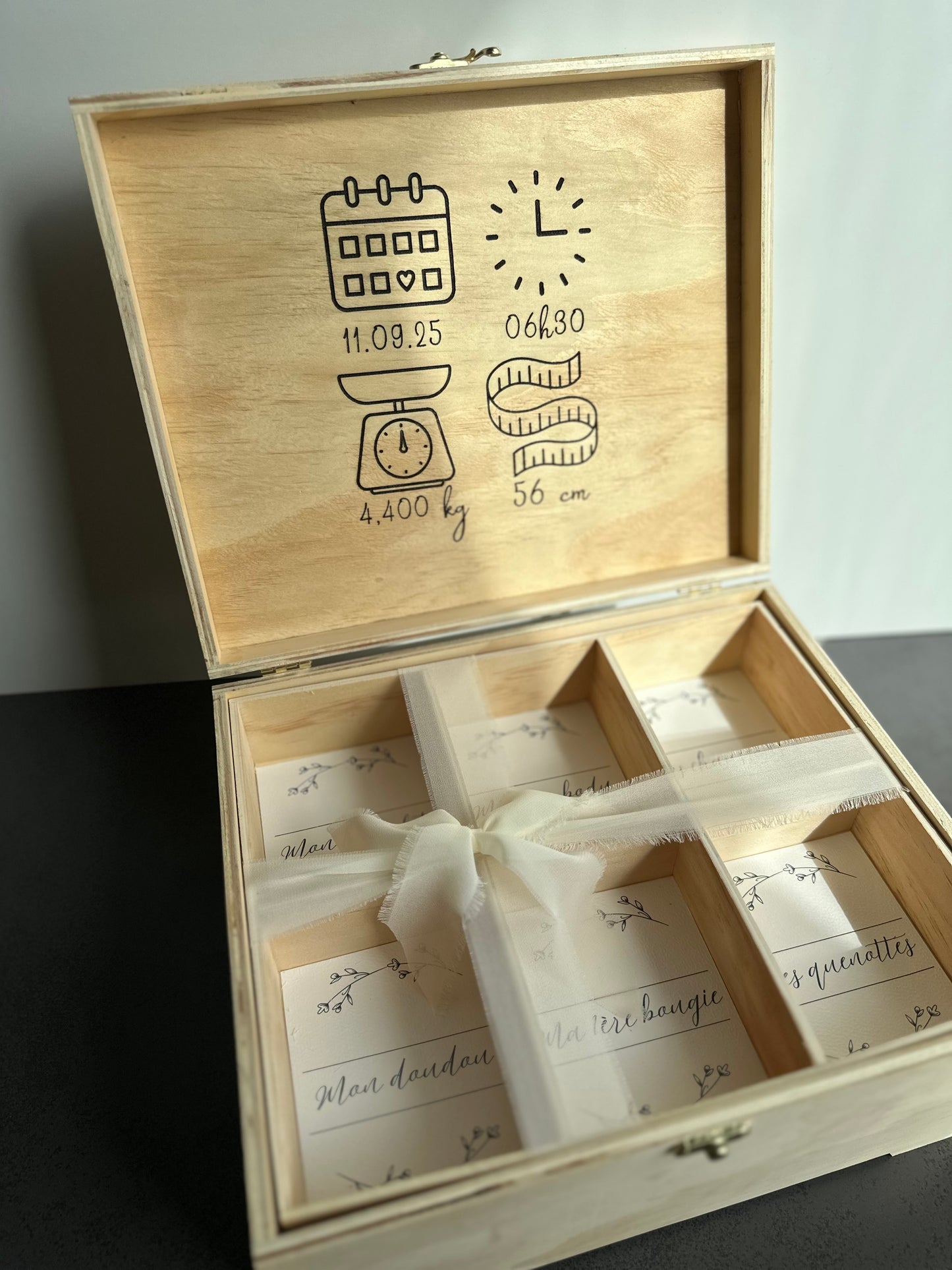 Coffret naissance personnalisé en bois - Boîte souvenirs bébé